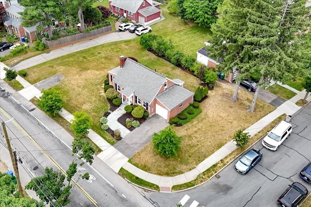 47 Cherry St, Newton, MA 02465