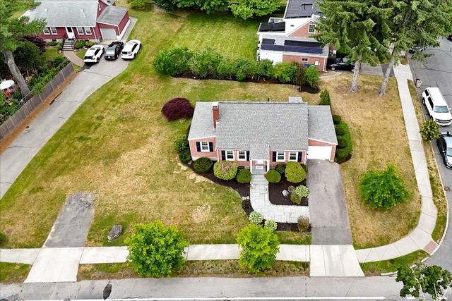 47 Cherry St, Newton, MA 02465