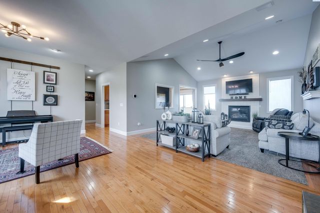 1215 Sunnyside Dr, Pullman, WA 99163