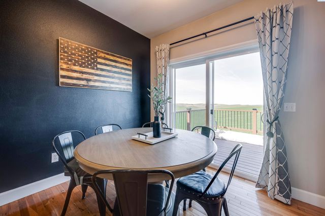 1215 Sunnyside Dr, Pullman, WA 99163