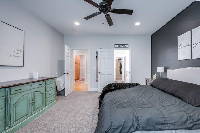 1215 Sunnyside Dr, Pullman, WA 99163