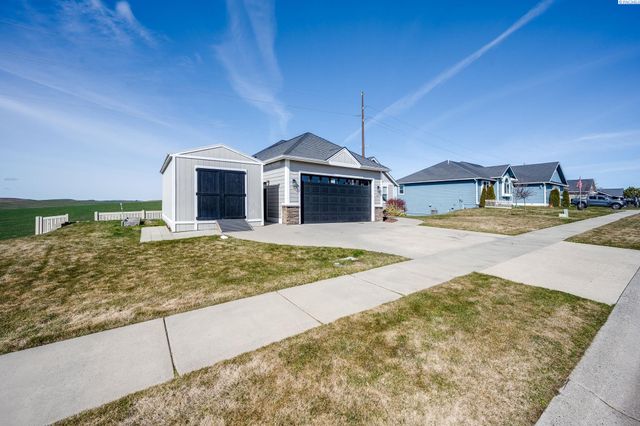 1215 Sunnyside Dr, Pullman, WA 99163