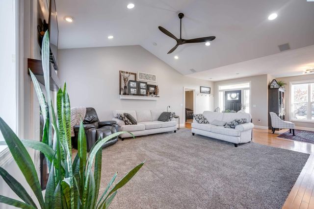 1215 Sunnyside Dr, Pullman, WA 99163