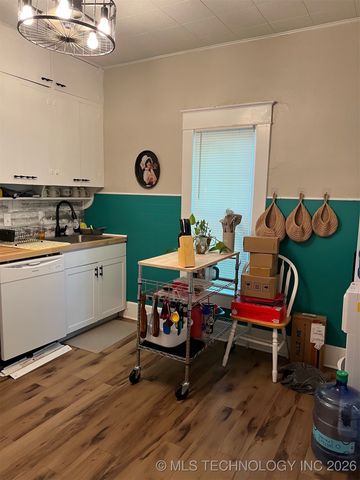 109 S Vine Avenue, Cleveland, OK 74020