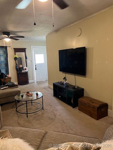 109 S Vine Avenue, Cleveland, OK 74020