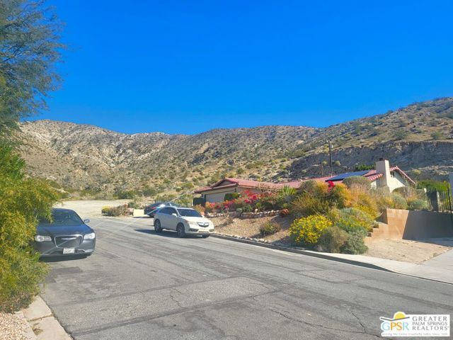 9051 Calle Del Diablo, Desert Hot Springs, CA 92240