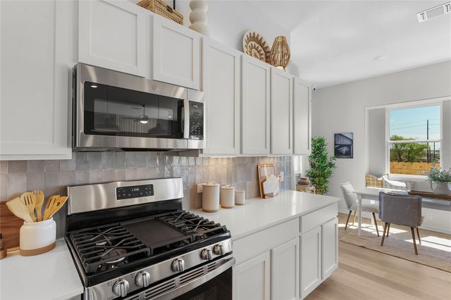 13717 Tucker Hedge PASS, Elgin, TX 78621