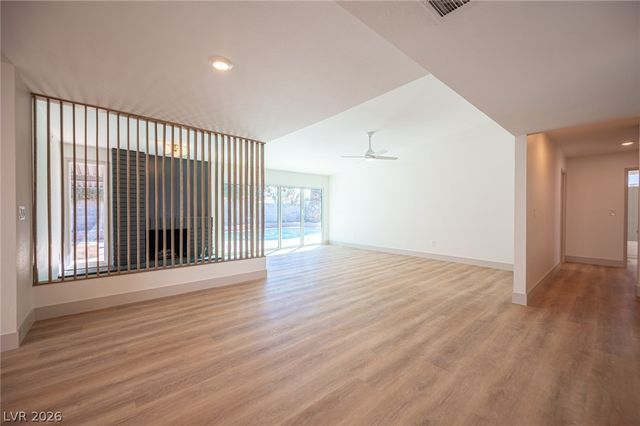 3915 East Reno Avenue, Las Vegas, NV 89120