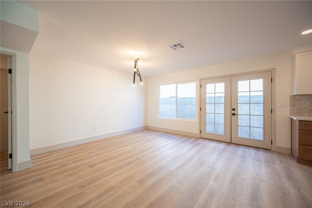 3915 East Reno Avenue, Las Vegas, NV 89120