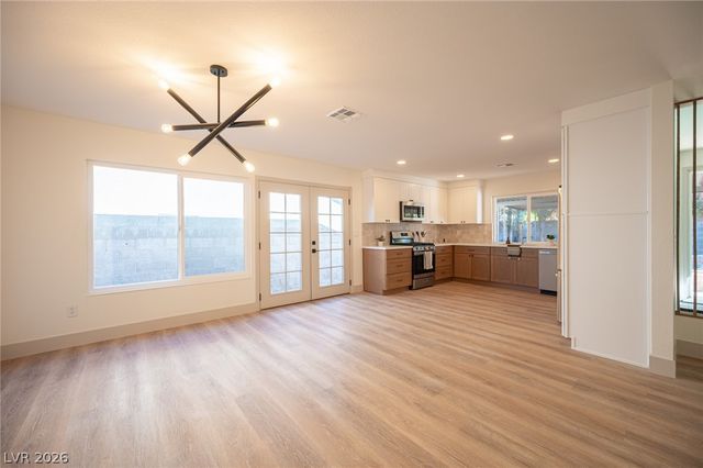 3915 East Reno Avenue, Las Vegas, NV 89120