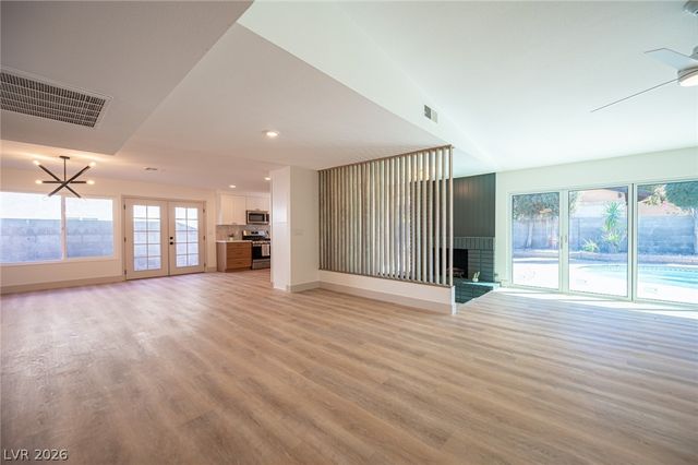 3915 East Reno Avenue, Las Vegas, NV 89120