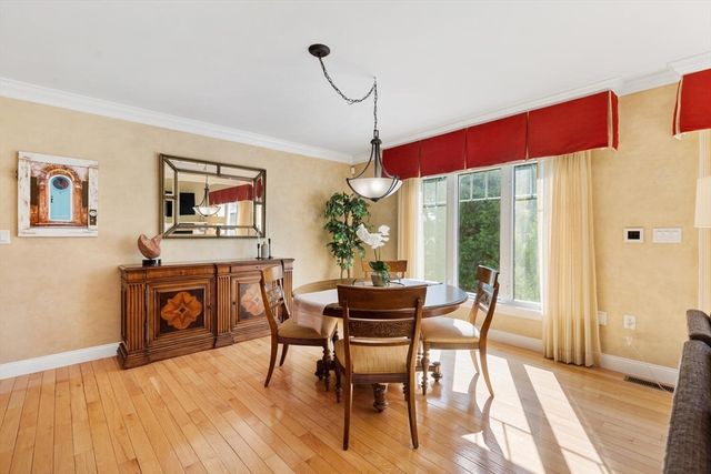 11 Swan Ln, Andover, MA 01810
