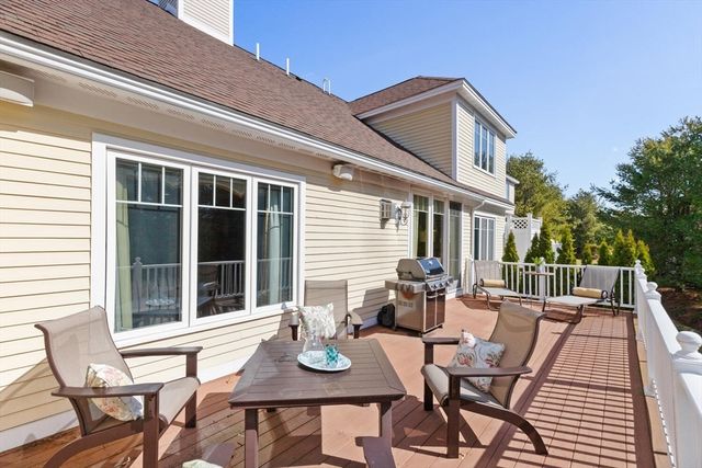 11 Swan Ln, Andover, MA 01810