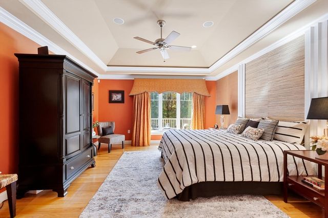 11 Swan Ln, Andover, MA 01810