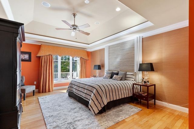 11 Swan Ln, Andover, MA 01810