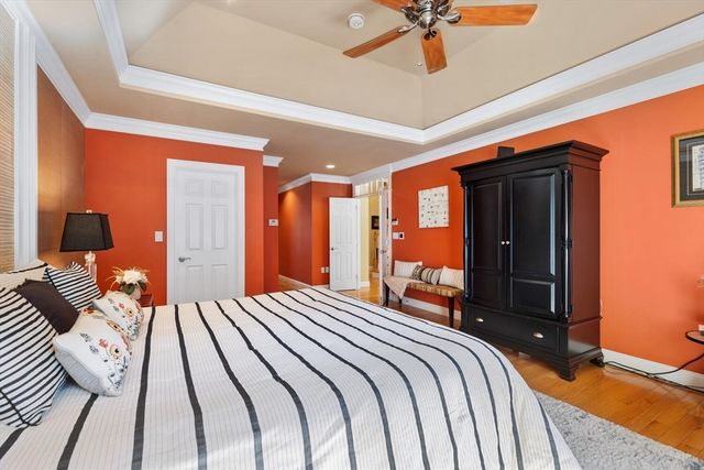 11 Swan Ln, Andover, MA 01810