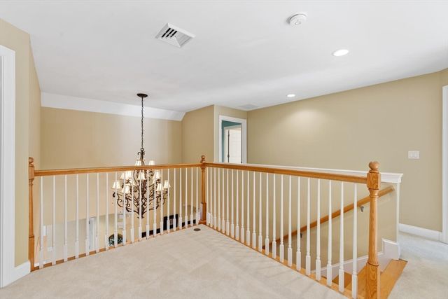 11 Swan Ln, Andover, MA 01810