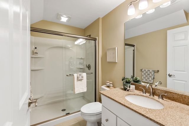 11 Swan Ln, Andover, MA 01810