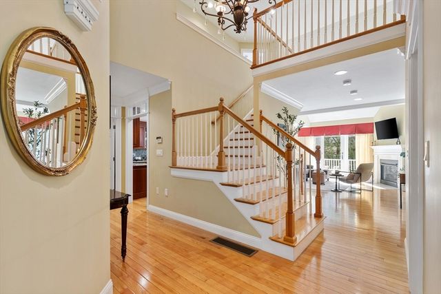 11 Swan Ln, Andover, MA 01810
