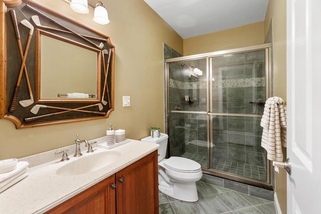 11 Swan Ln, Andover, MA 01810
