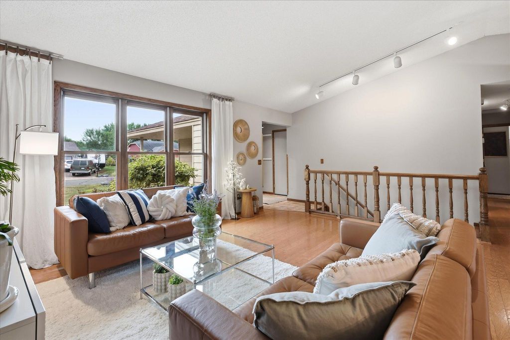 15410 Danville Avenue W, Rosemount, MN 55068 — photo 2