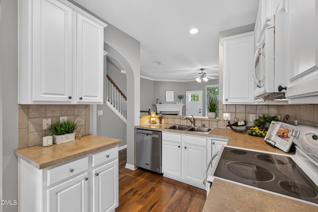 5316 Crescentview Parkway, Raleigh, NC 27606