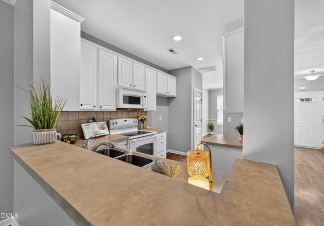 5316 Crescentview Parkway, Raleigh, NC 27606
