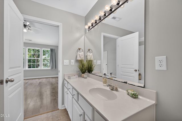 5316 Crescentview Parkway, Raleigh, NC 27606