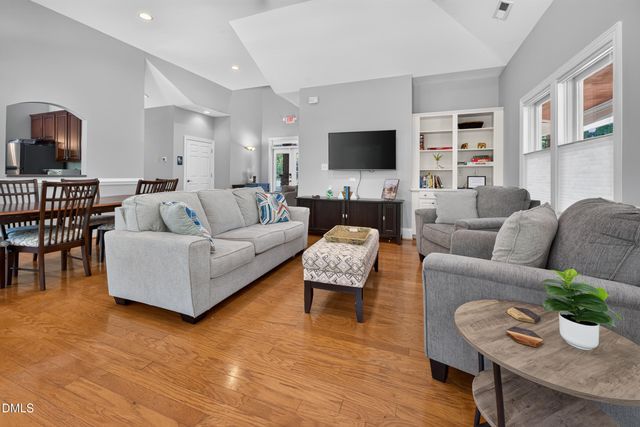 5316 Crescentview Parkway, Raleigh, NC 27606