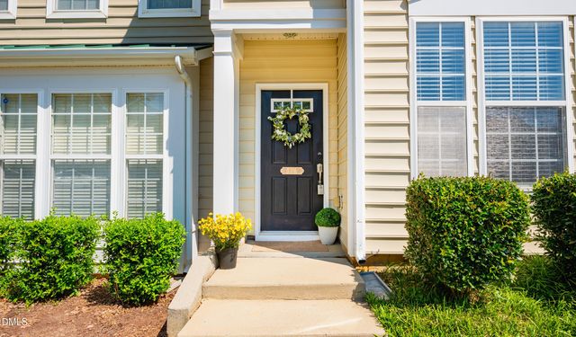 5316 Crescentview Parkway, Raleigh, NC 27606