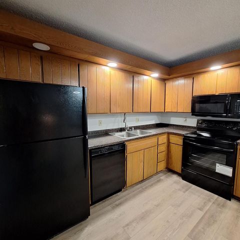 103 Saddle Ridge, Portage, WI 53901