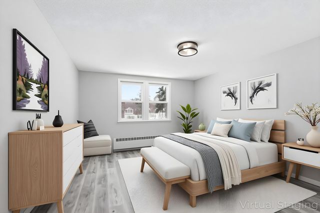 6422 49th Street N, Oakdale, MN 55128