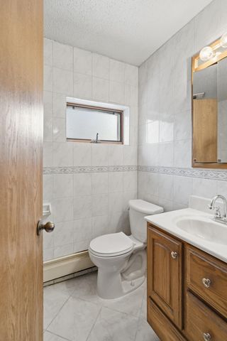 6422 49th Street N, Oakdale, MN 55128