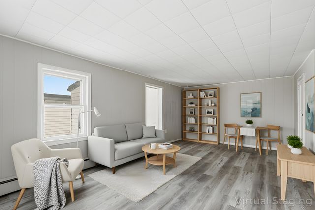 6422 49th Street N, Oakdale, MN 55128