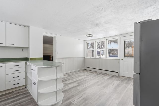 6422 49th Street N, Oakdale, MN 55128