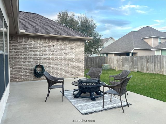 228 Passendale Lane, College Station, TX 77845