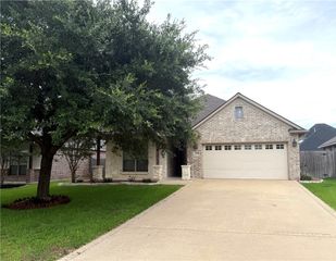 228 Passendale Lane, College Station, TX 77845
