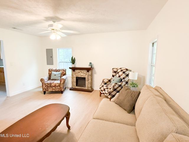 534 Scr 32 E, Forest, MS 39074