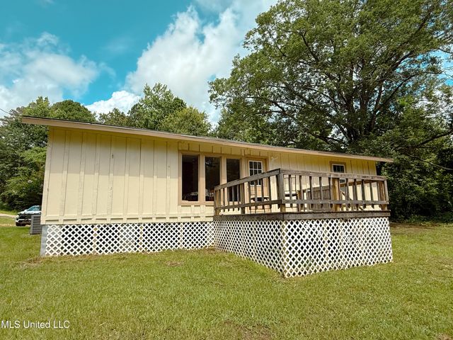 534 Scr 32 E, Forest, MS 39074