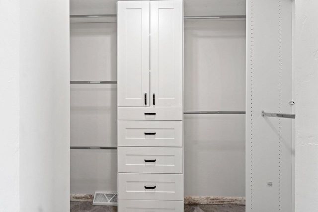 399 WATERVIEW ROAD, De Pere, WI 54115