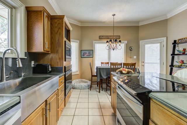 30 W Lakeshore Drive, Ransom Canyon, TX 79366