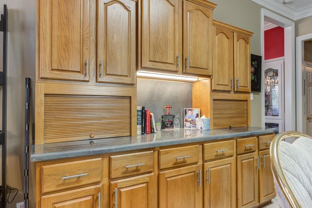 30 W Lakeshore Drive, Ransom Canyon, TX 79366