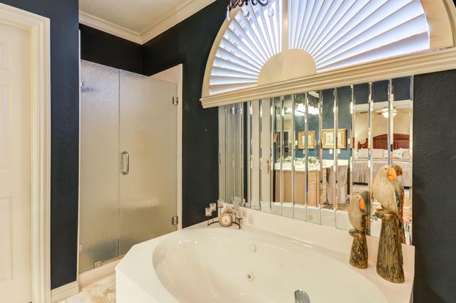 30 W Lakeshore Drive, Ransom Canyon, TX 79366