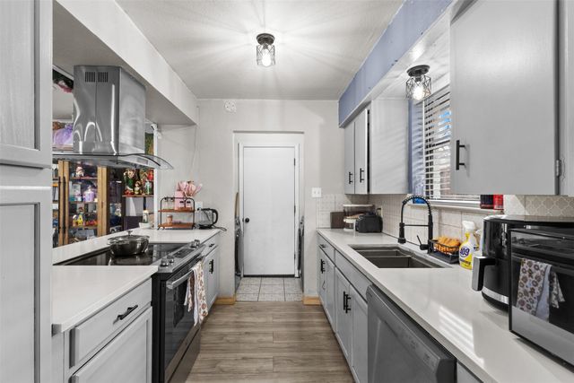 8660 Wolfwood Lane, Dallas, TX 75217