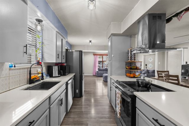 8660 Wolfwood Lane, Dallas, TX 75217