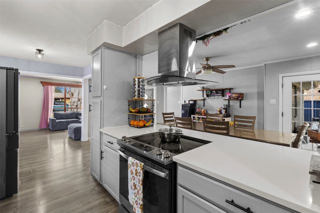 8660 Wolfwood Lane, Dallas, TX 75217