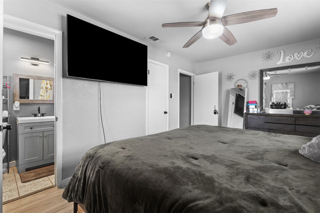 8660 Wolfwood Lane, Dallas, TX 75217