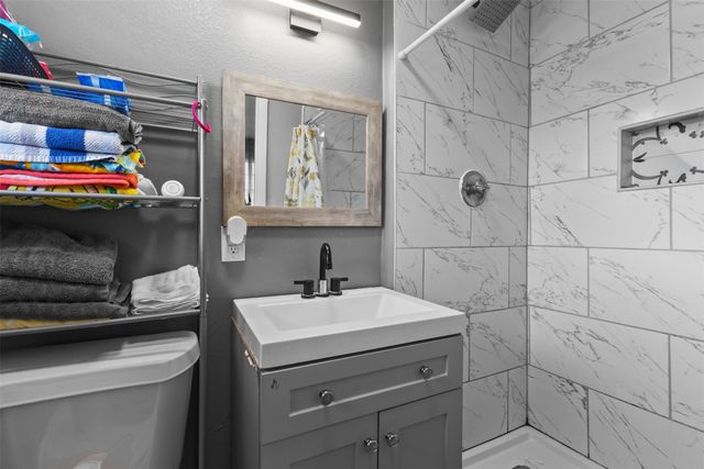 8660 Wolfwood Lane, Dallas, TX 75217