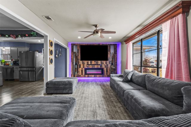 8660 Wolfwood Lane, Dallas, TX 75217