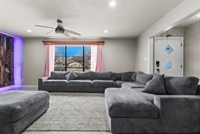 8660 Wolfwood Lane, Dallas, TX 75217